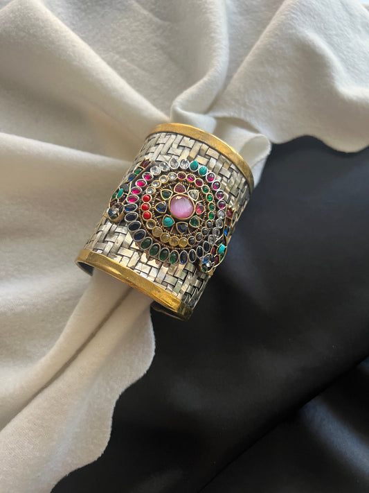 Dual tone Multicolor Cuff